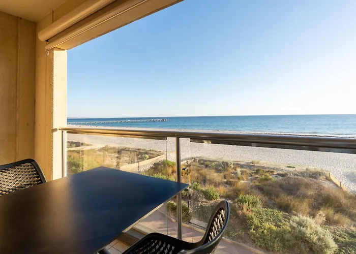 Belle Escapes - Sunset Views At The Bay