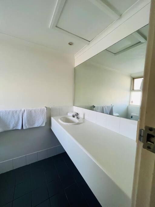 1br At Moseley Street Close To Beach31 Apartment *