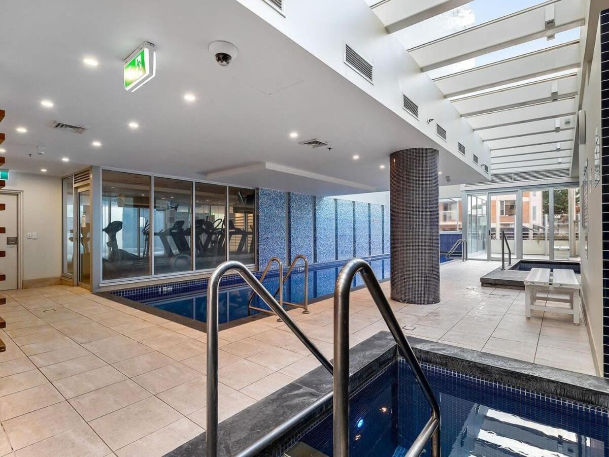 Warm Waves - Pool Apartment Glenelg