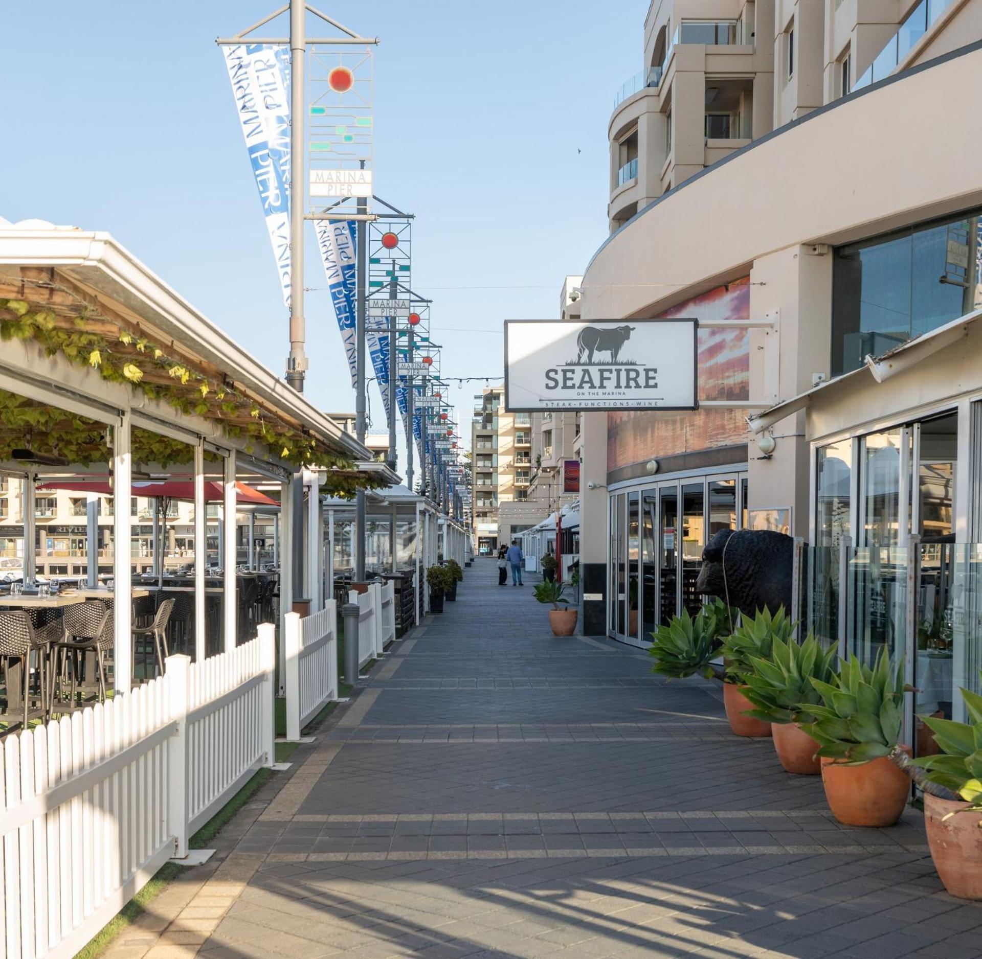 Belle Escapes - Sunny Siesta At Glenelg