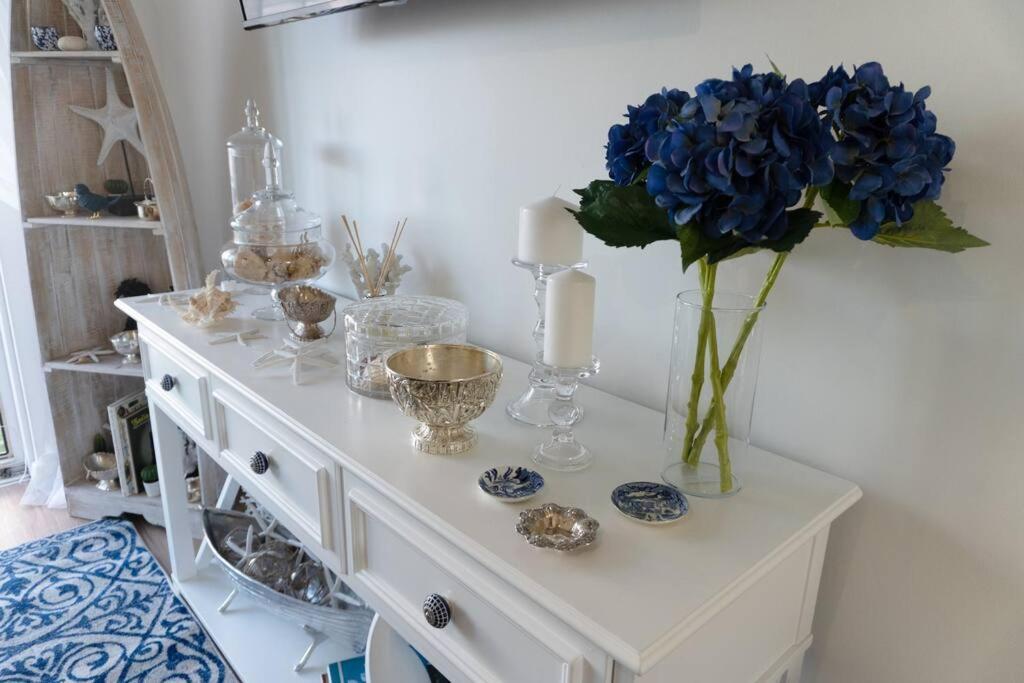 Luxurious Front With Ocean View Balcony Glenelg