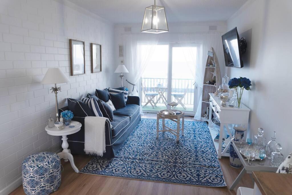 Luxurious Front With Ocean View Balcony