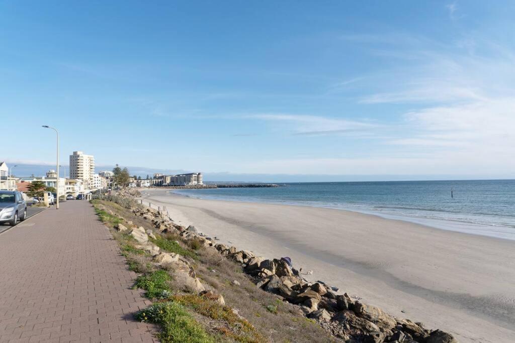 Apartment Luxurious Front With Ocean View Balcony Glenelg