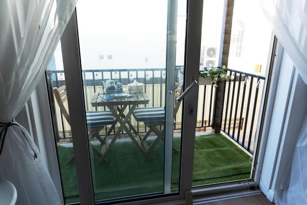 Luxurious Front With Ocean View Balcony Glenelg
