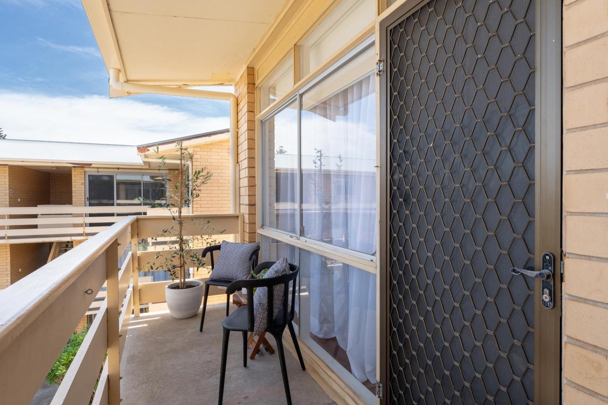 Miss Pats Brand New Gem River Views Short Walk To And Cafes *