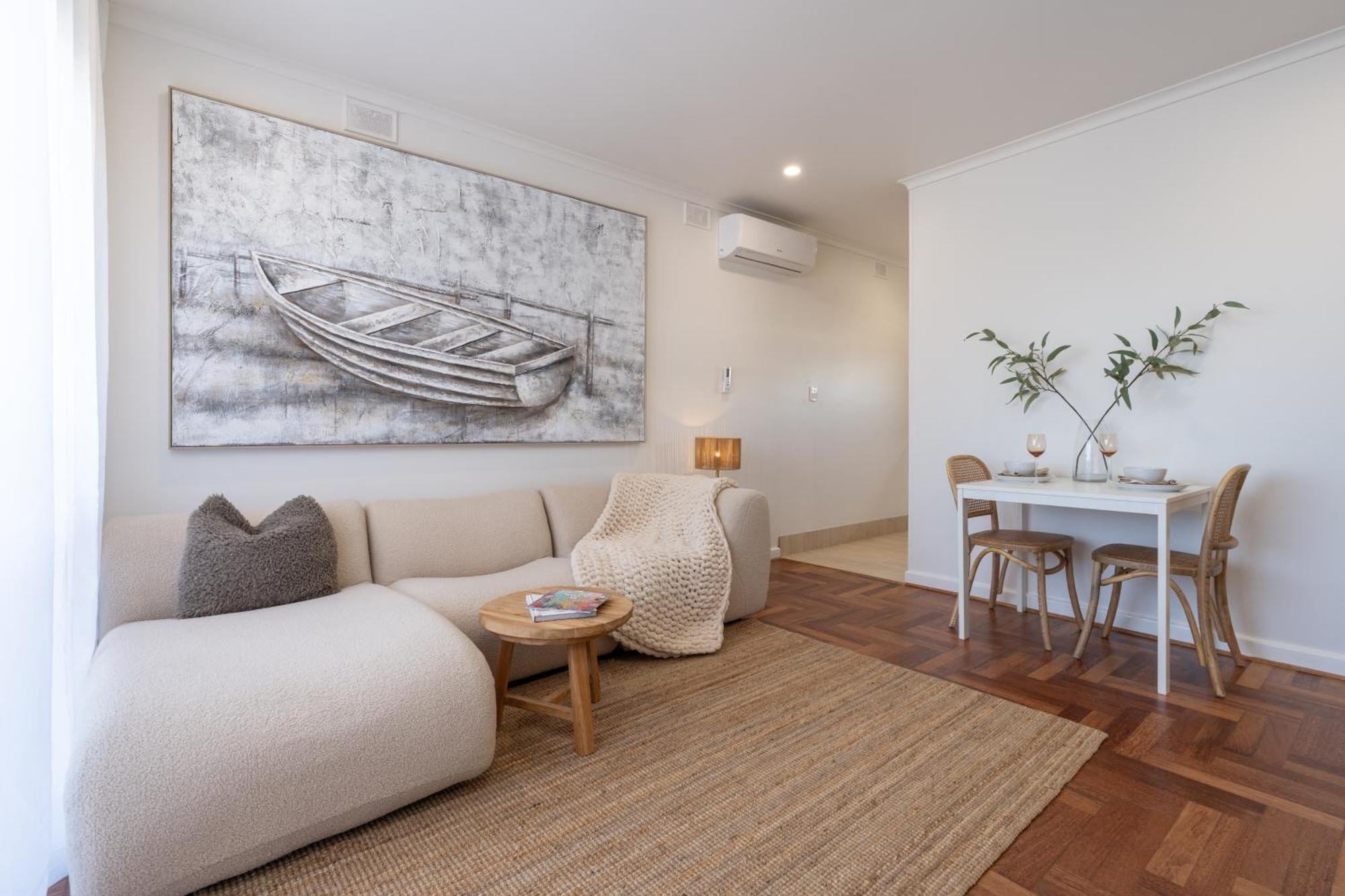 Apartment Miss Pats Brand New Gem River Views Short Walk To And Cafes