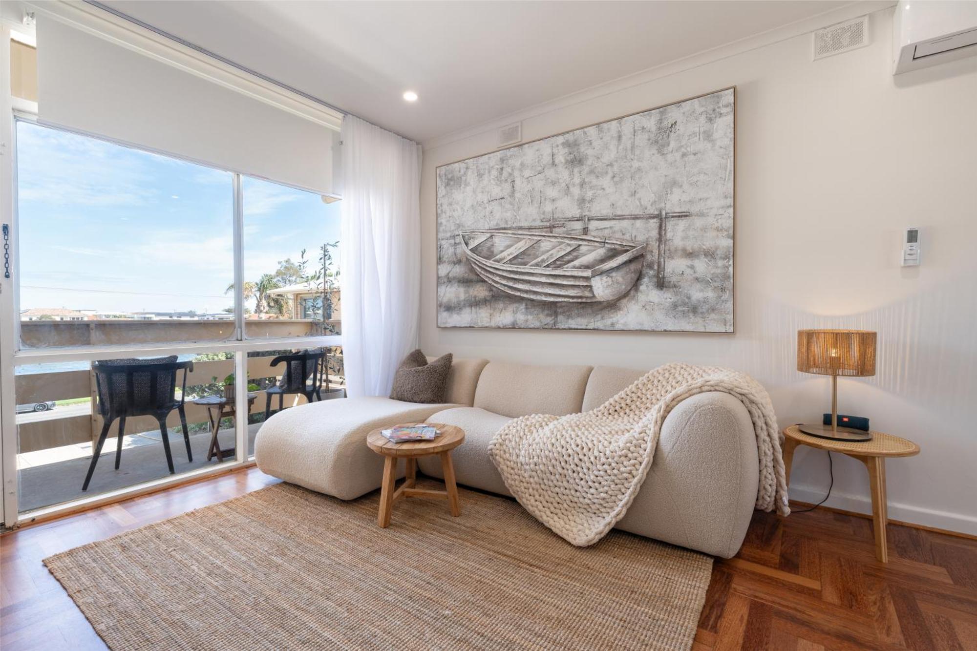 Miss Pats Brand New Gem River Views Short Walk To And Cafes