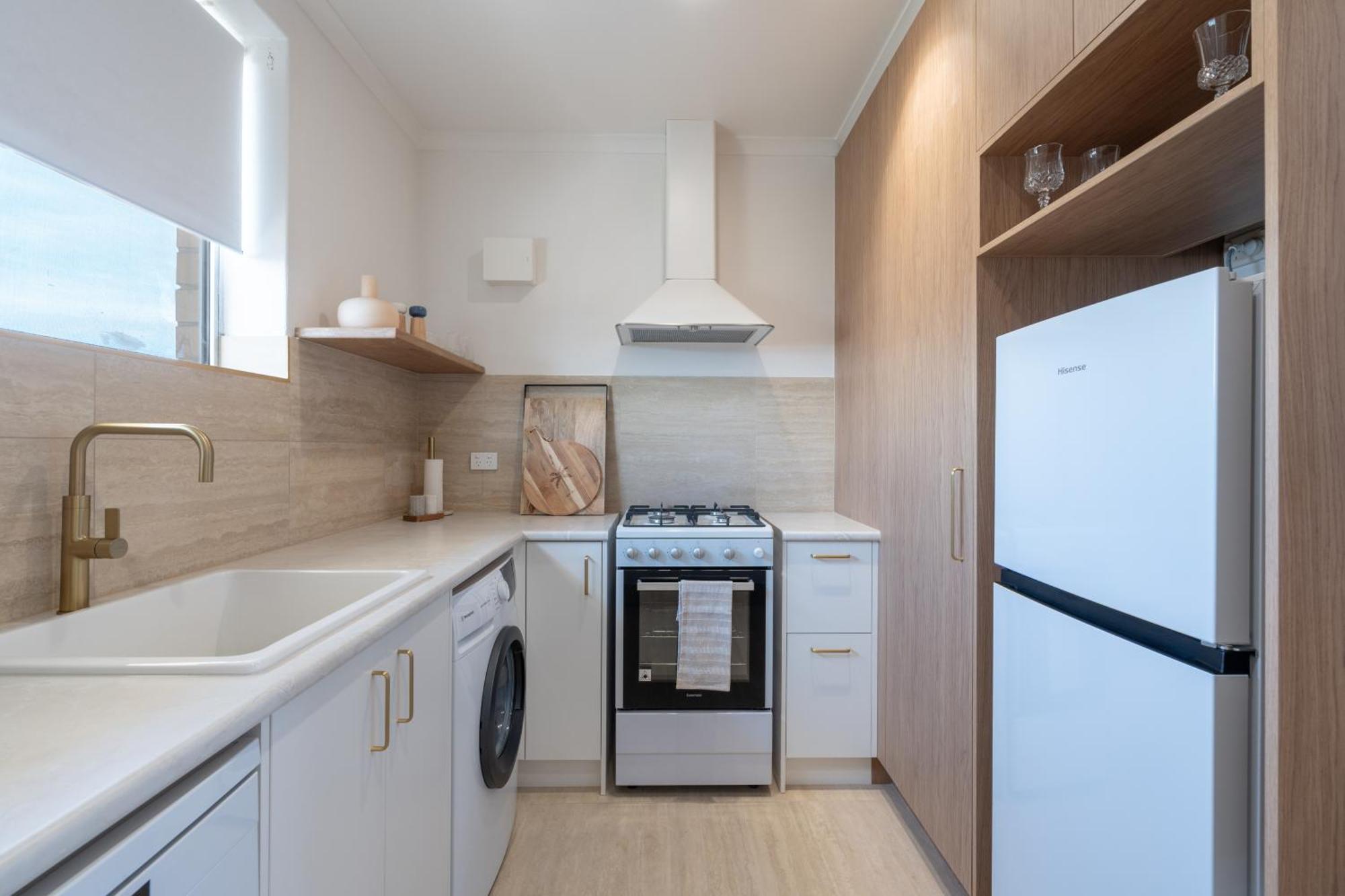 Miss Pats Brand New Gem River Views Short Walk To And Cafes Glenelg