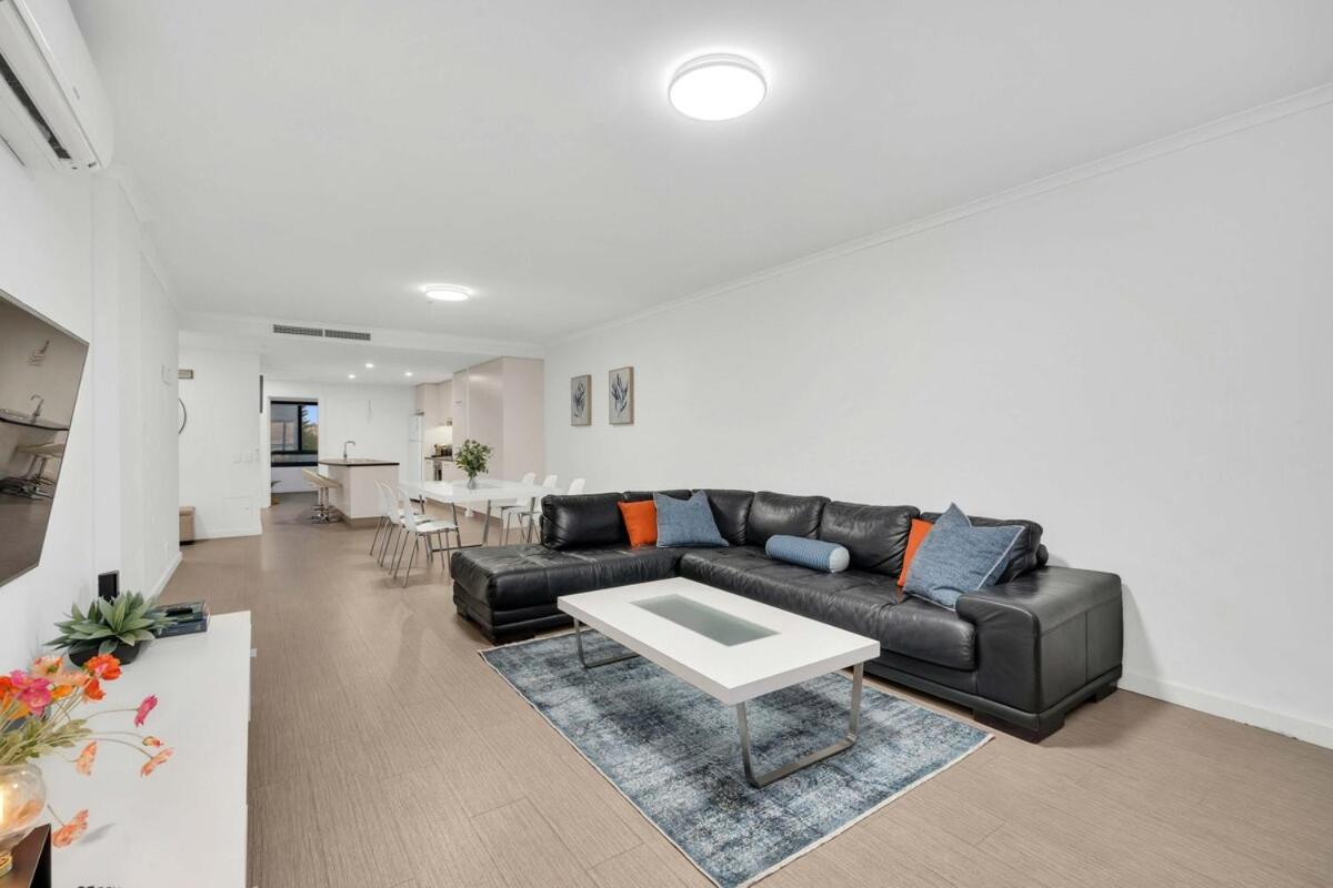 Apartment Sub-penthouse With Marina View By Host Solutions Glenelg