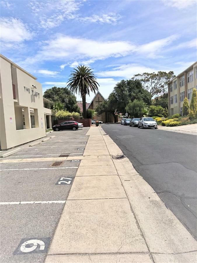 Hi 5 Glenelg