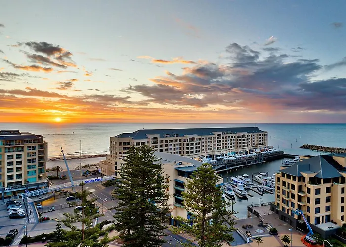 Belle Escapes - Glenelg Skyline Penthouse