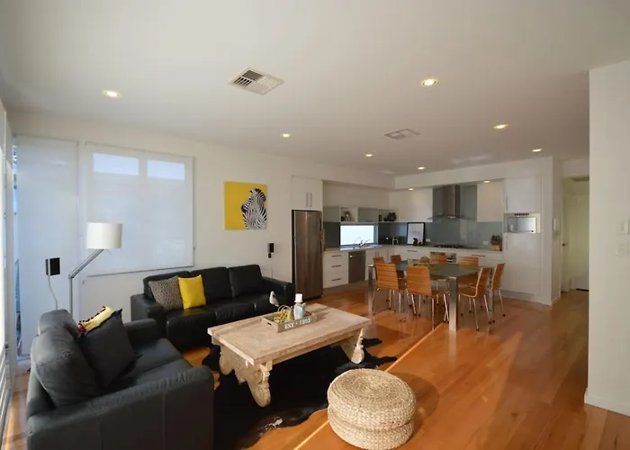 The Holdfast Townhouse Sussex St Glenelg